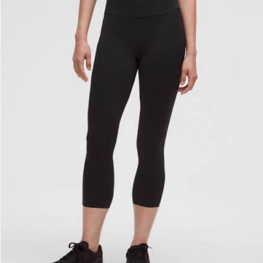 lululemon athletica Black Cropped Leggings